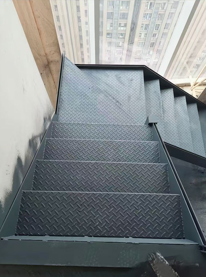 阁楼楼梯